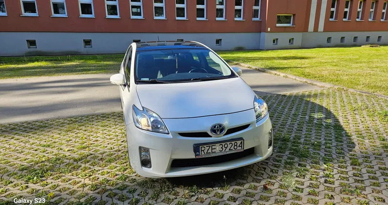 samochody osobowe Toyota Prius cena 36600 przebieg: 231993, rok produkcji 2010 z Rzeszów